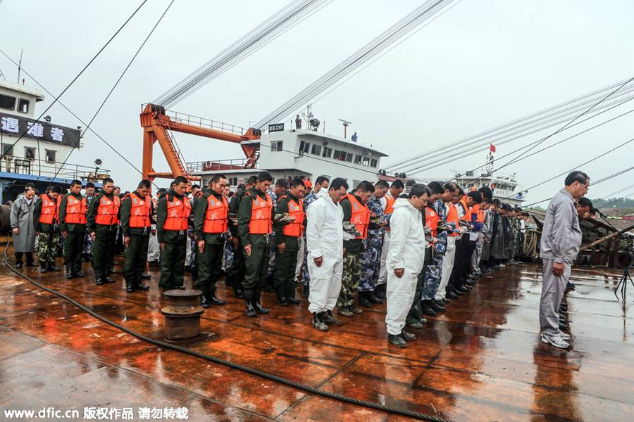Rescuers mourn victims on seventh day since <EM>Eastern Star</EM> disaster