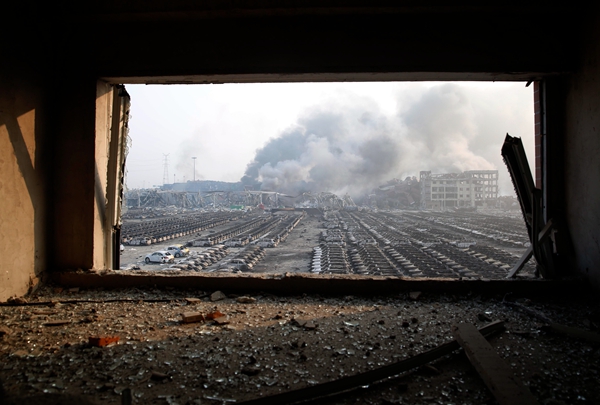 China investigates Tianjin blasts, experts focus on chemicals