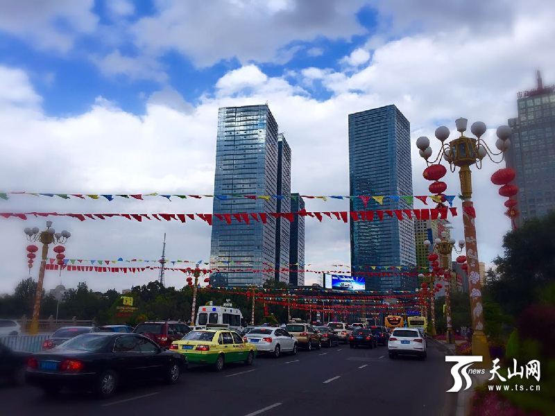 In pics: Urumqi festival atmosphere brimming over