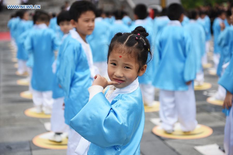 Children take part in first writing ceremony in SW China