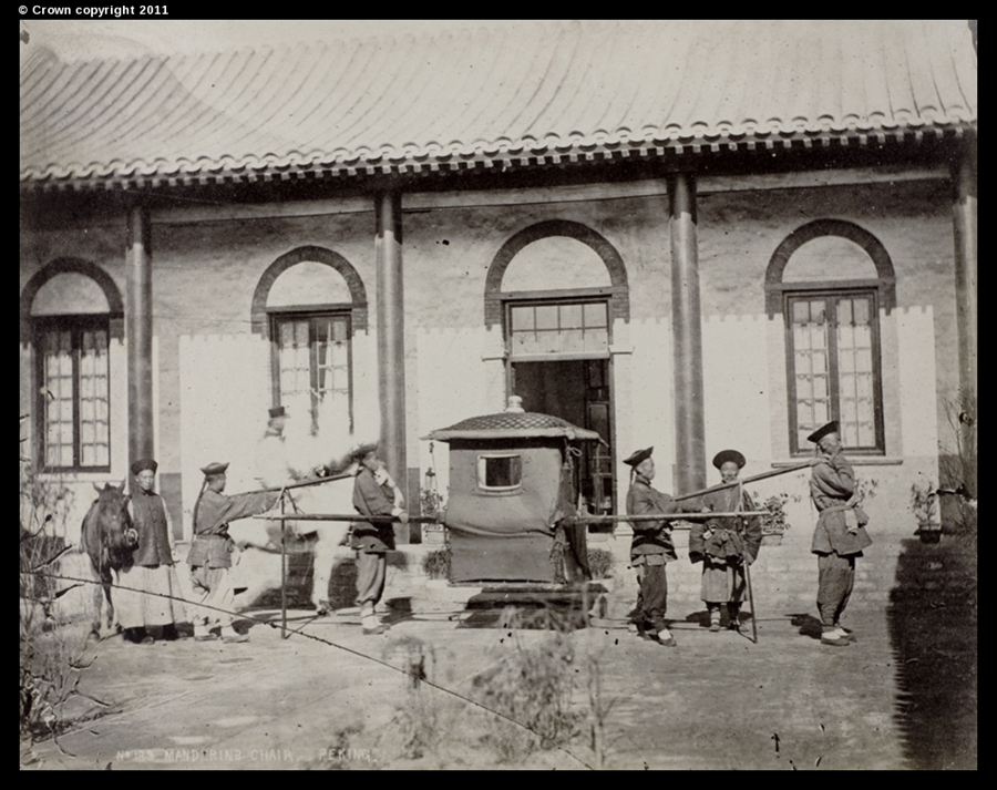 Late Qing dynasty Peking in the lens of a foreign photographer