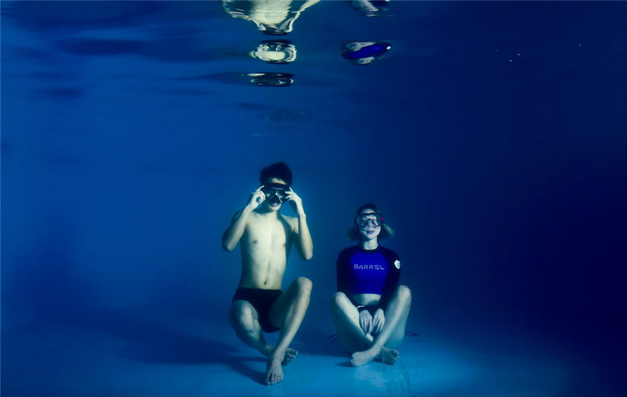 'China's most beautiful female underwater photographer'