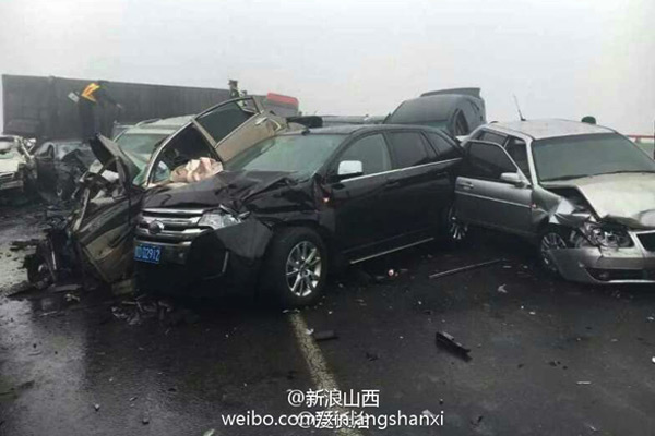 33-car pileup leaves six dead, four injured in Shanxi