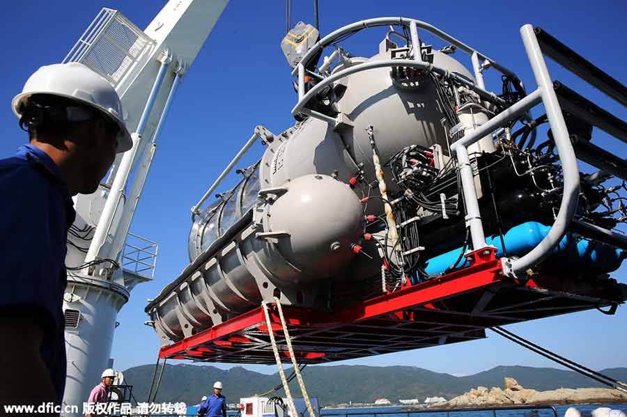 World's largest tourism submersible begins trial run in Hainan