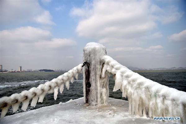 China urges measures to cope with freezing weather