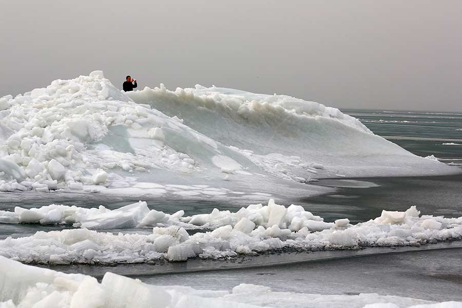 Ice jams on China's largest inland freshwater lake