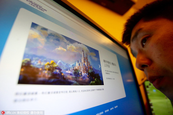 Shanghai Disneyland fans endure long wait, high ticket prices