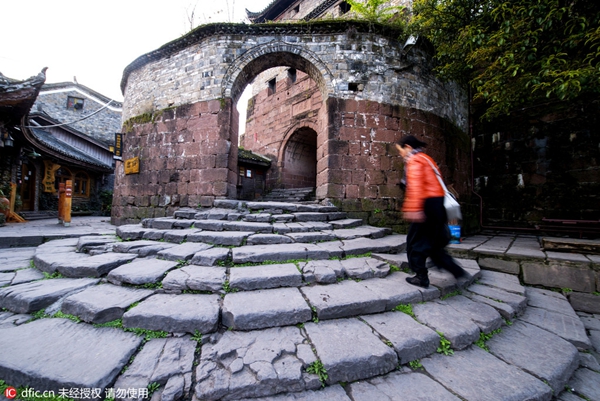 Central China tourist town to abolish admission fee