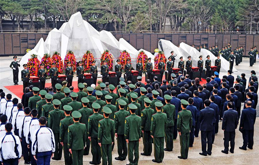 China holds burial ceremony for soldier remains returned from ROK