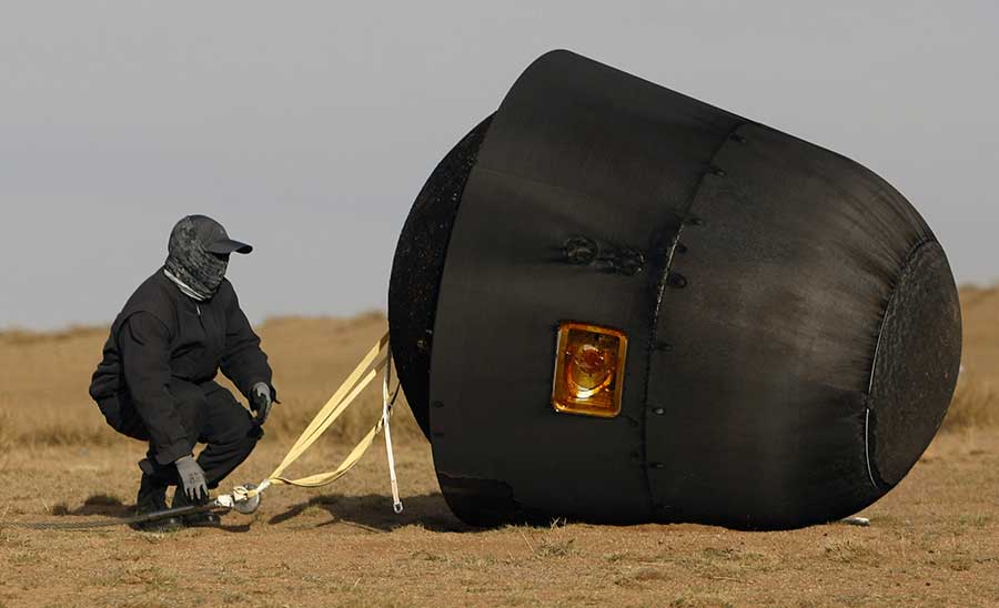 Capsule returns safely after 12-day odyssey