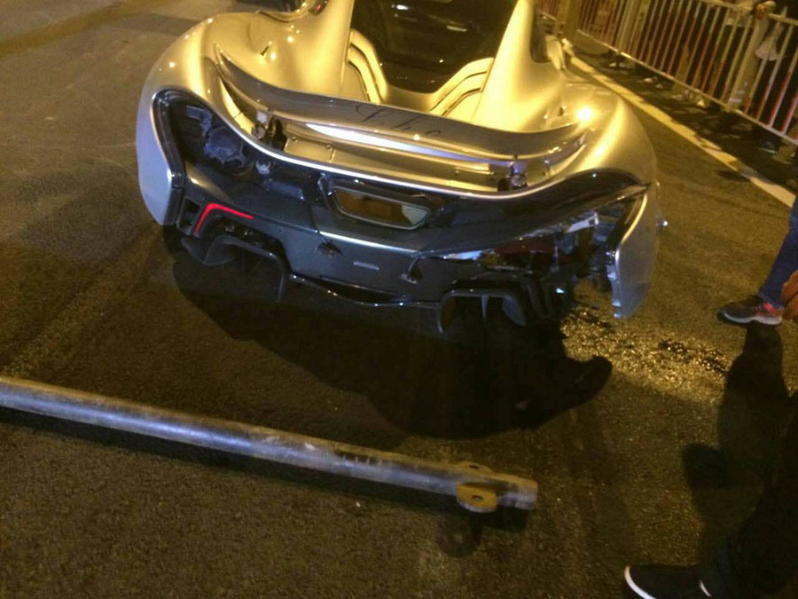 $2 million hyper car crashes in East China