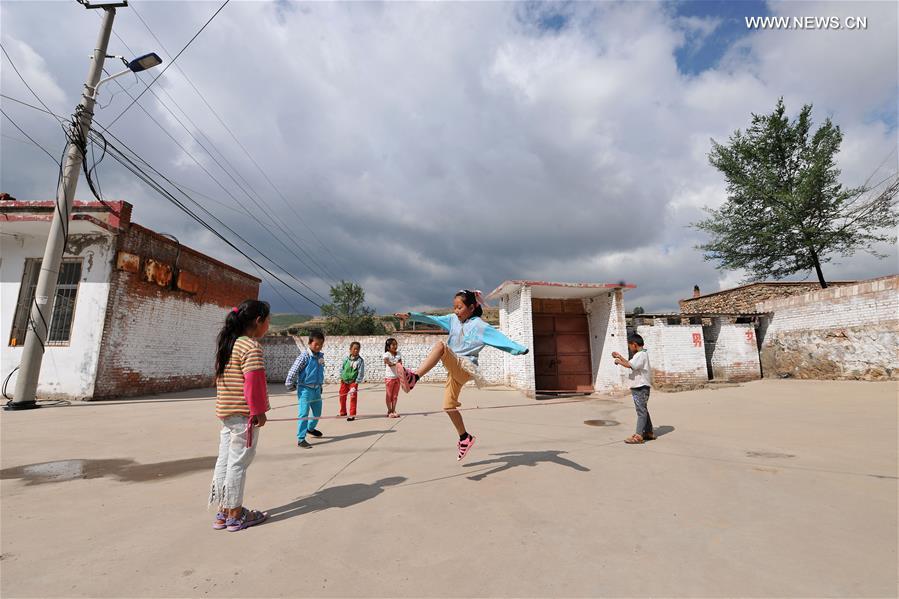 Children enjoy fun of sports in rural areas of Shanxi