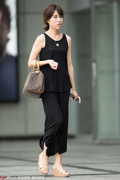 High temperature brings fashion trends to Shanghai