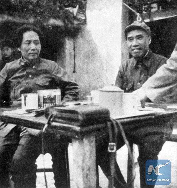 Rare photos shine 80th anniversary of Long March