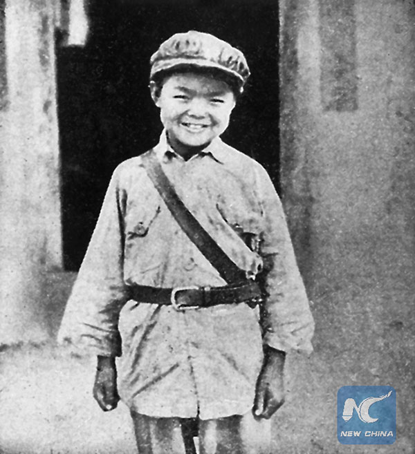 Rare photos shine 80th anniversary of Long March