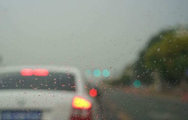 Rain causes worse traffic congestion in southern cities: report
