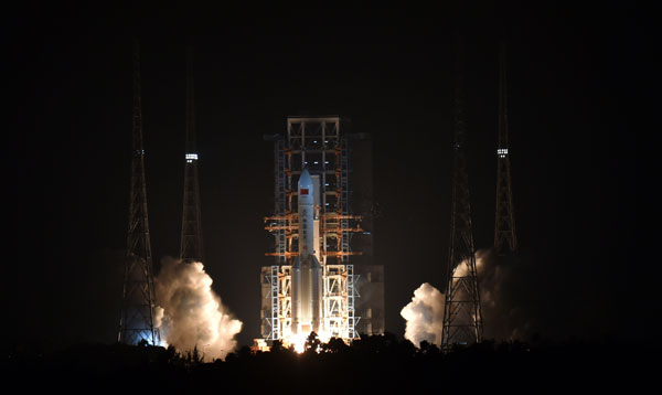 Global praise for China's launch of 1st heavy-lift rocket