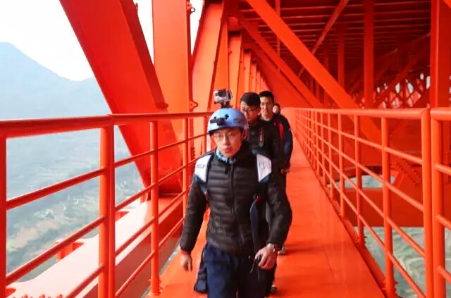 29-year-old base jumper leaps from world's highest bridge