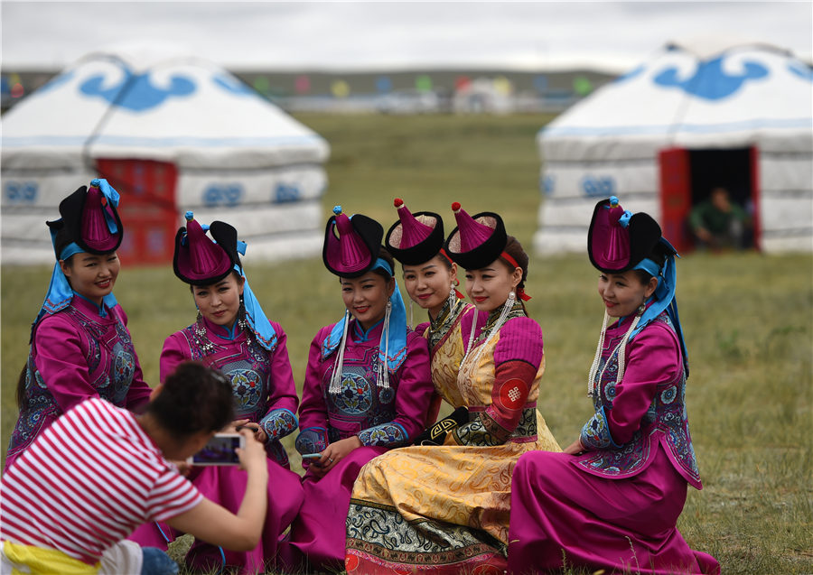 Nadam fair opens in N China's Inner Mongolia