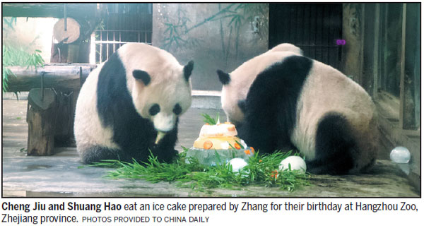 Panda keeper bears all for his 'friends'