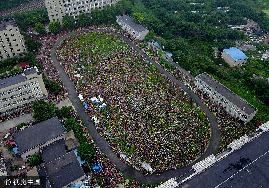 Peak problem: Mountain of impounded shared bikes seen in Hefei