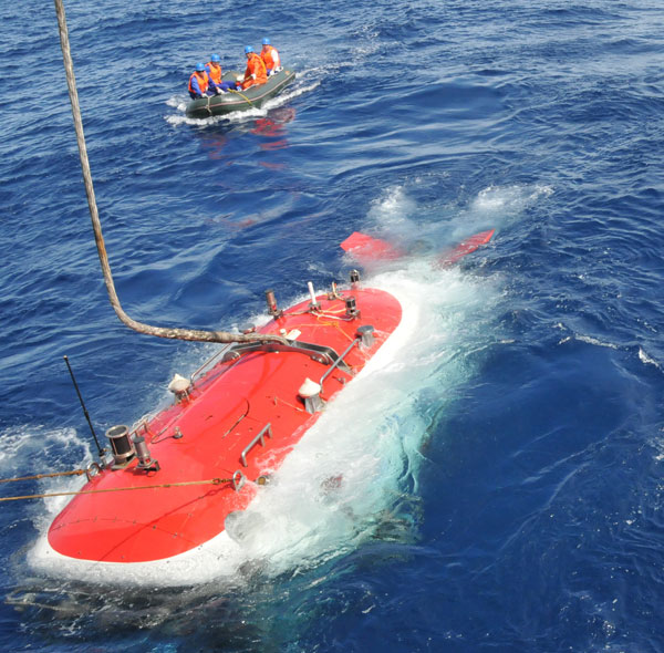 <I>Jiaolong</I> completes dive in South China Sea