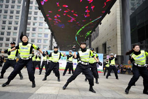 Chengdu police: come and join us