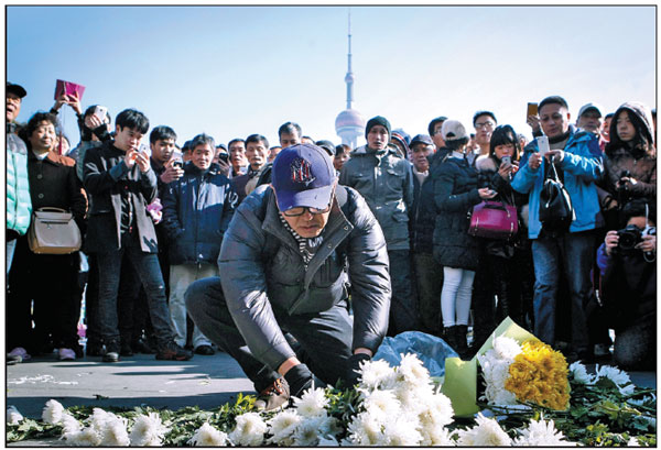 Crowds mourn stampede victims