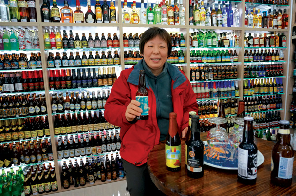 'Auntie Beer' has foreigners hooked