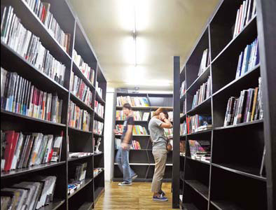 Bookstores go offline