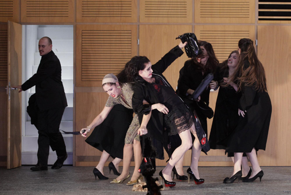 Die Dreigroschenoper