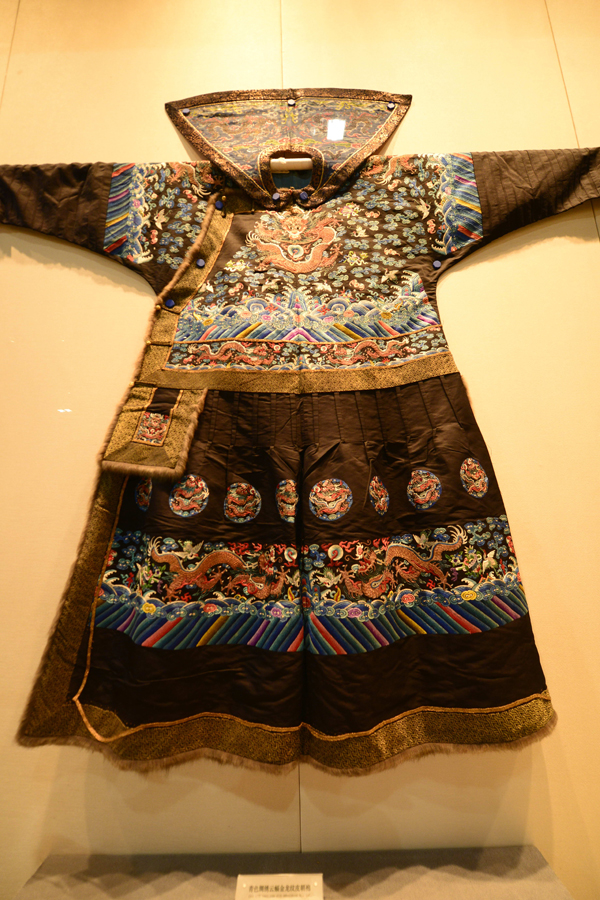 Garment from Ming and Qing dynasties on display