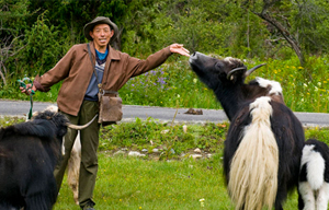 Bearer of Tibetan carpet in Qinghai