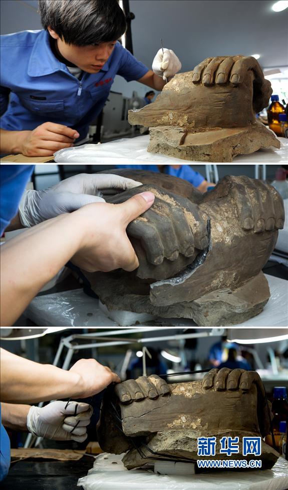 Process of repairing pieces of terracotta warriors