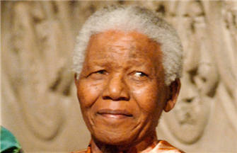 Oil paintings memorialize Mandela