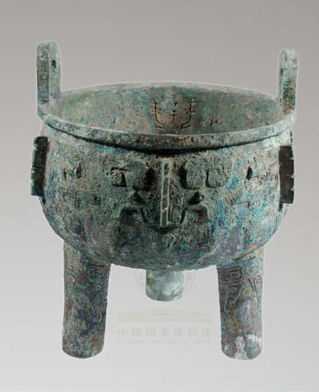 Late Shang Dynasty relics on display