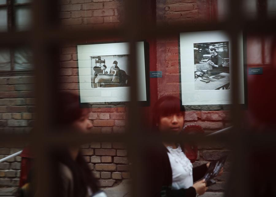 'Doisneau's Renault' photo exhibition kicks off in Beijing