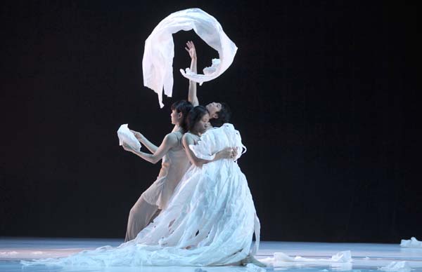 Dance performance explores symbolic paper