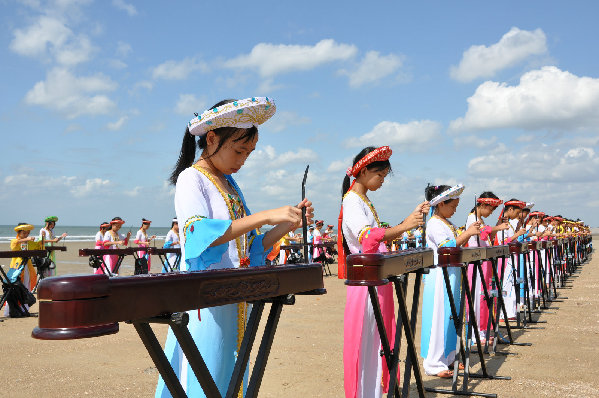 Ethnic instrument playing preserved in S China