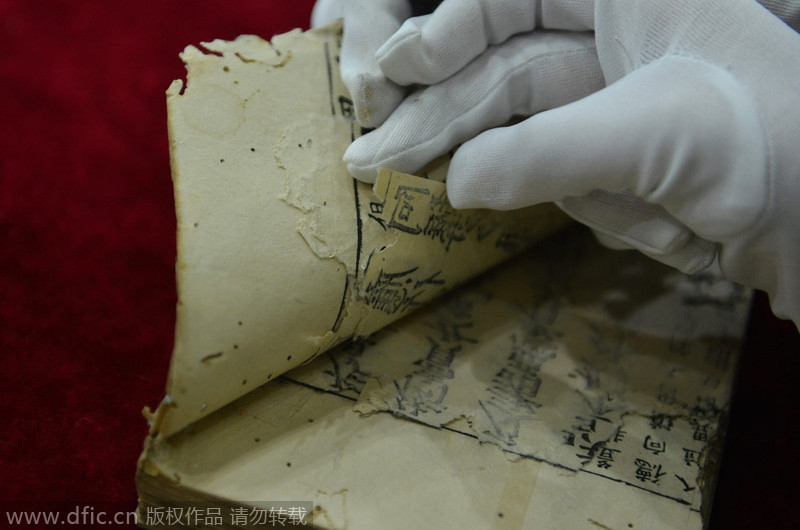 Tibet digitalizes ancient books for better protection