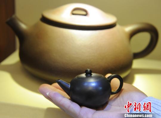 Zisha teapots exhibition held in Fuzhou