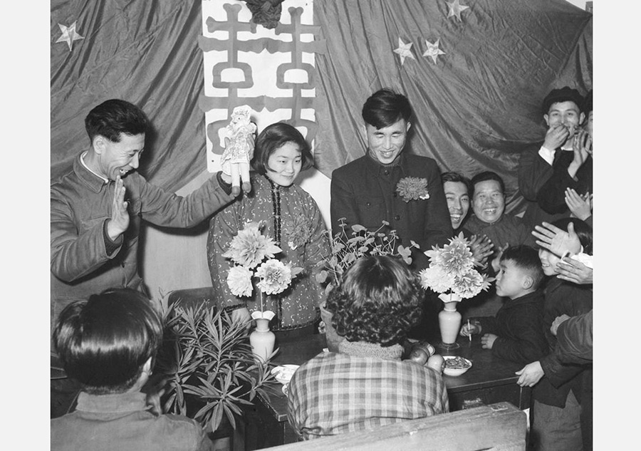 New Year scenes preserved in old photos