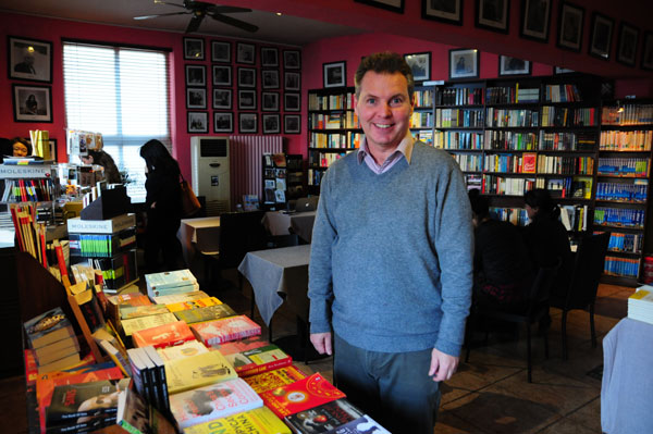 Bookstore travels from courtyard to main street