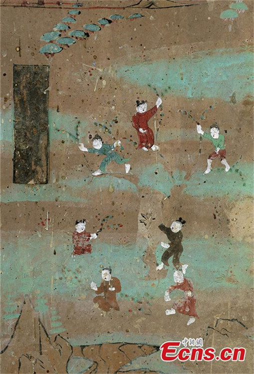 Grotto paintings depict children's lives in ancient China