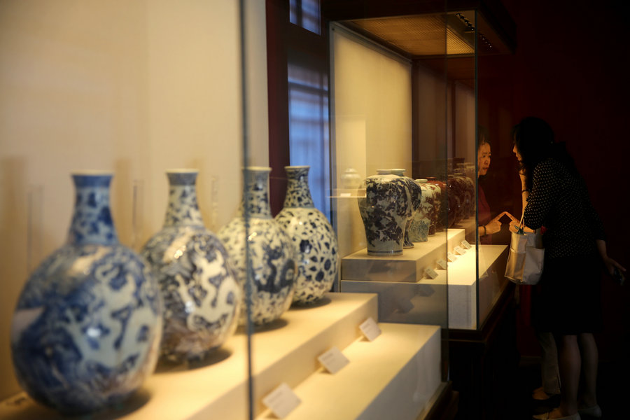 Ming Dynasty imperial ceramics showcased at Palace Museum