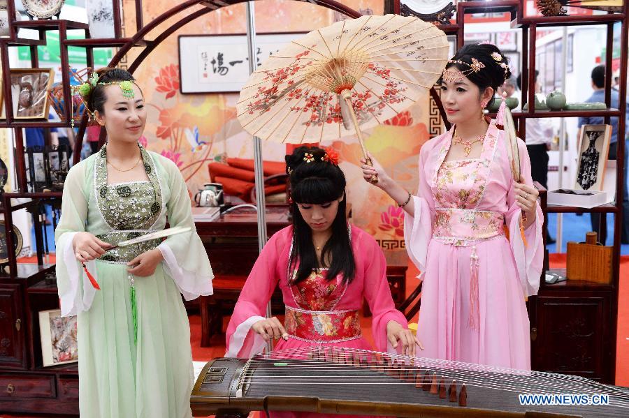 Intangible cultural heritages show held in NE China