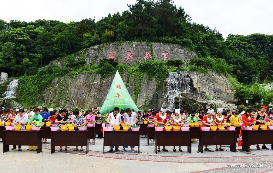 Dragon Boat Festival celebrated in Central China's Hunan