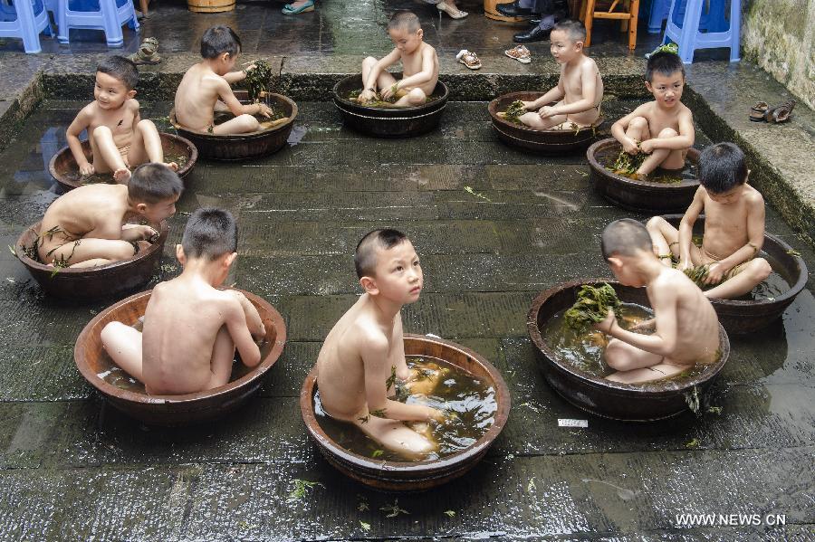 Dragon Boat Festival celebrated in Central China's Hunan