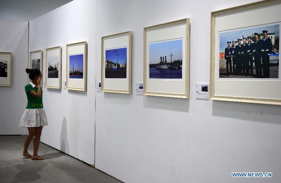 'War and Peace' photography exhibition held in Wuhan