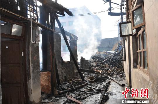 Ancient town catches fire in Guizhou